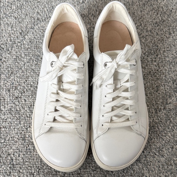 Birkenstock Shoes - EUC Birkenstock Bend  Low Sneakers
